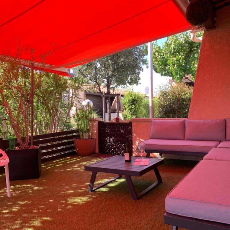 L'Escapade - Suite d'hôtes indépendante dans une villa - Village Naturiste - Chambre Double avec Terrasse - 1