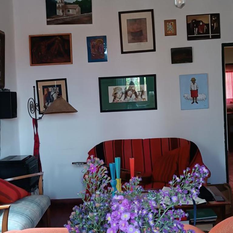 La Casa de Arriba - Three-Bedroom House - 10