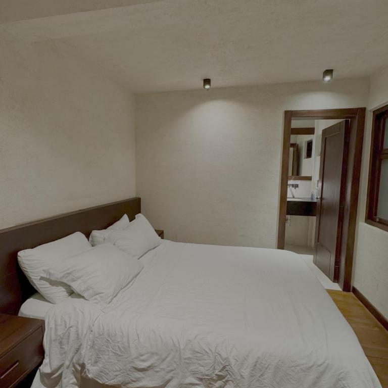 Puerta Vieja Hostel - Queen Room - 7