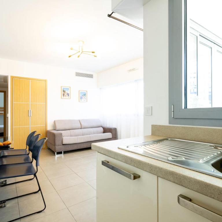 Juan-les-Pins 2-room apartment - Apartment mit 1 Schlafzimmer - 32