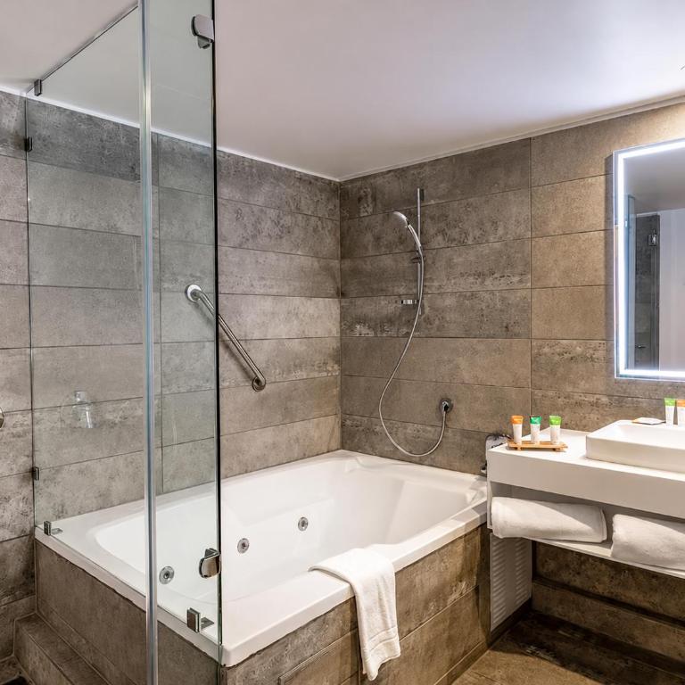 Novotel Santiago Providencia - Superior King Suite - 4