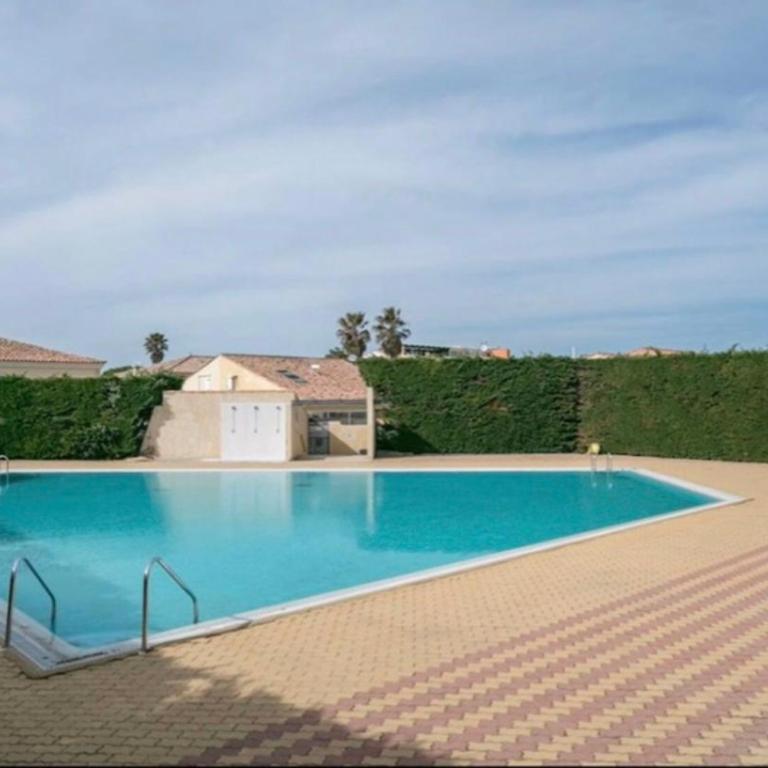 L'Escapade - Suite d'hôtes indépendante dans une villa - Village Naturiste - Chambre Double avec Terrasse - 7