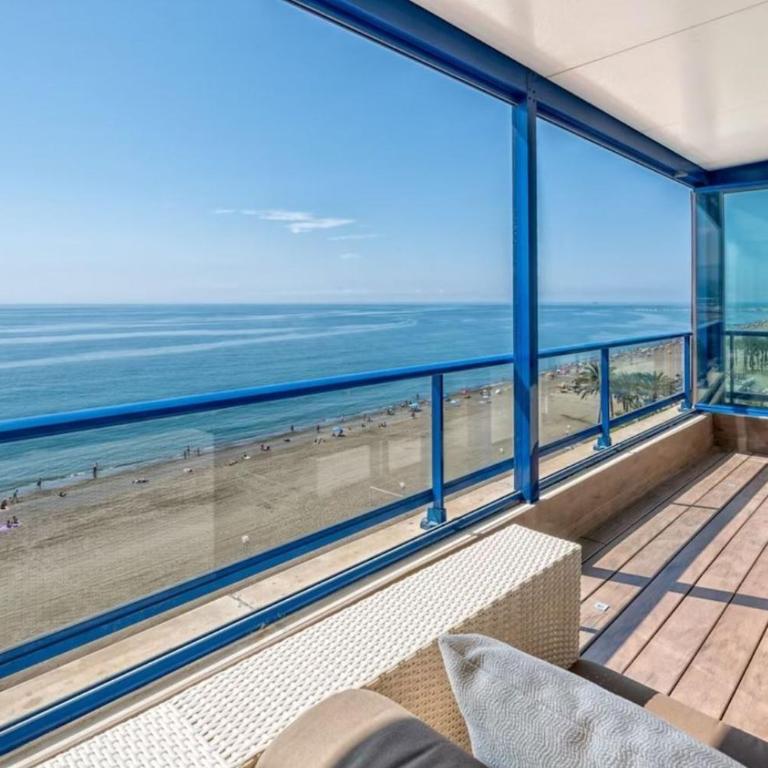 Sunny loft luxury - One-Bedroom Apartment with Balcony and Sea View - 20