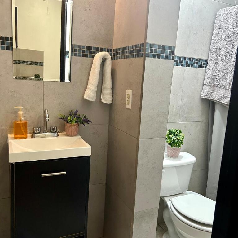 Estudio #3 a 10 min del malecon - One-Bedroom Apartment - 24