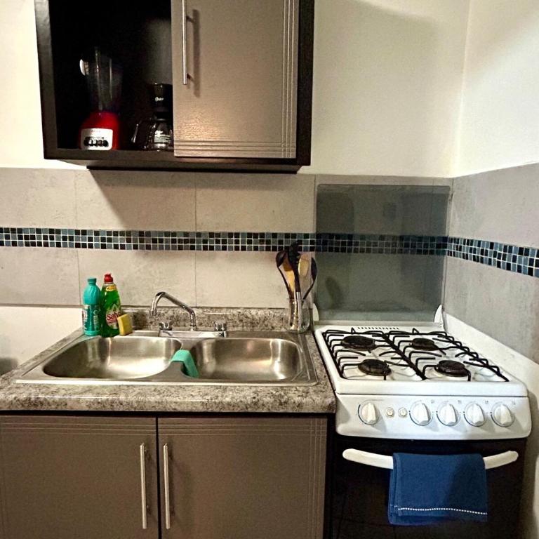 Estudio #3 a 10 min del malecon - One-Bedroom Apartment - 25