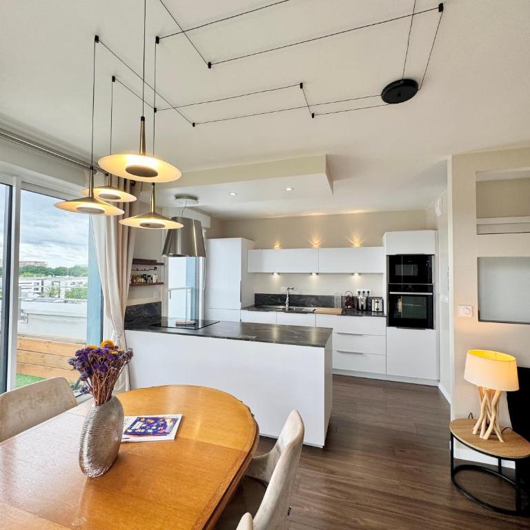 Le Rooftop Cleunay, Terrasse et stationnement privé - Apartamento de 2 dormitorios - 3