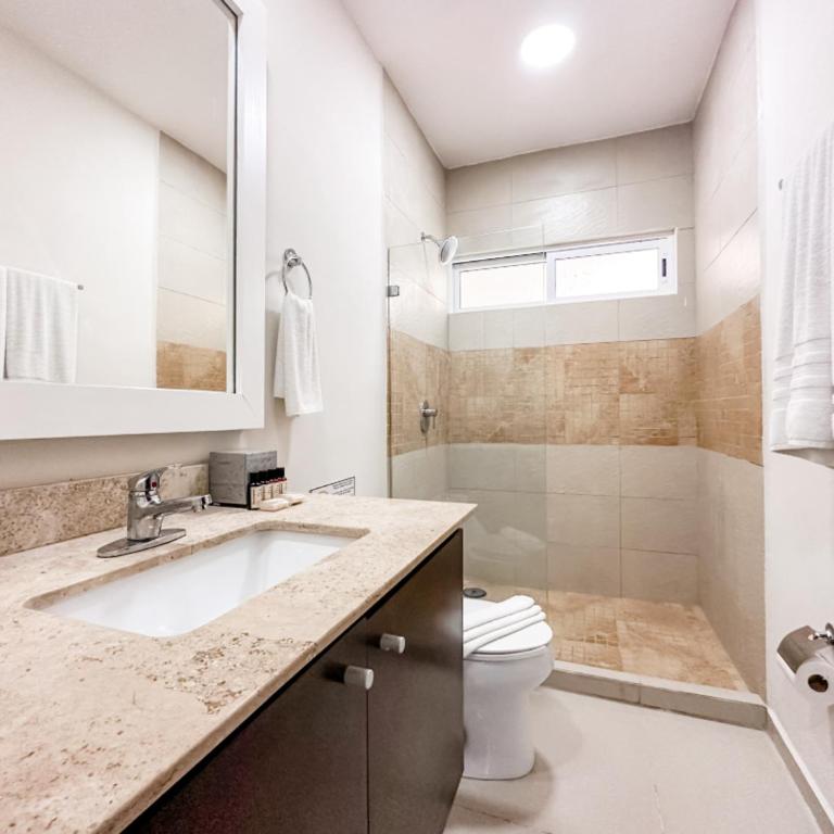 Sabbia Condos block from 5th - Appartement 3 Chambres - 8