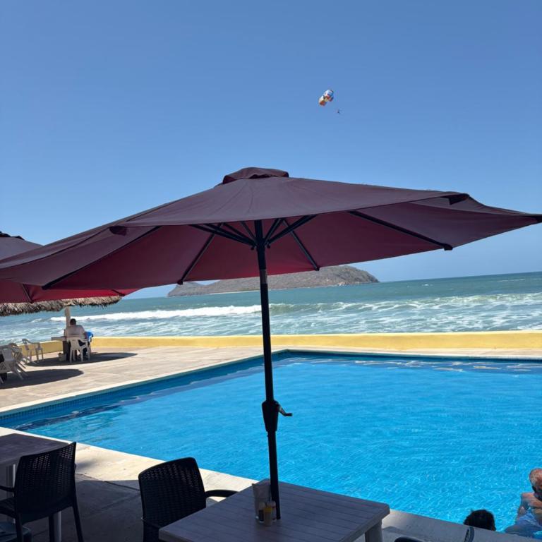 Departamento en Mazatlan zona dorada a PIE DE PLAYA - Two-Bedroom Apartment - 2