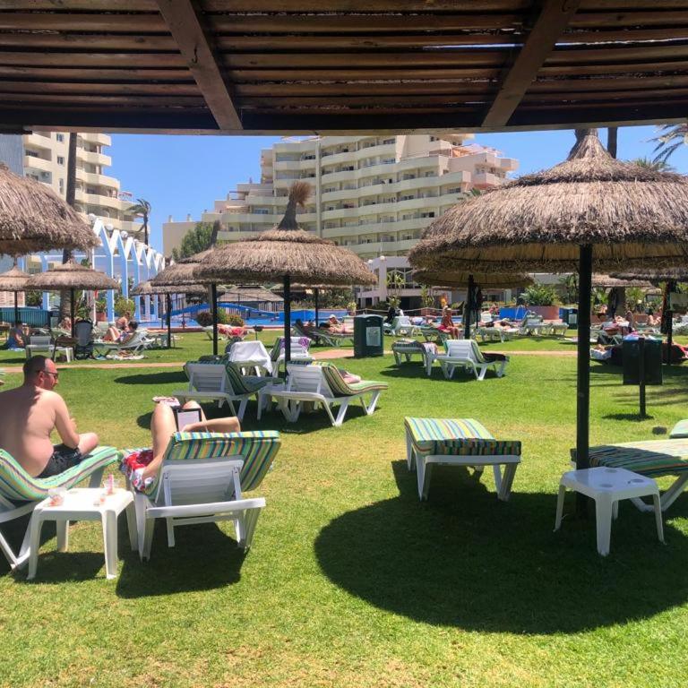 Suite Deluxe Benalbeach - Estudio Deluxe con cama grande - 18