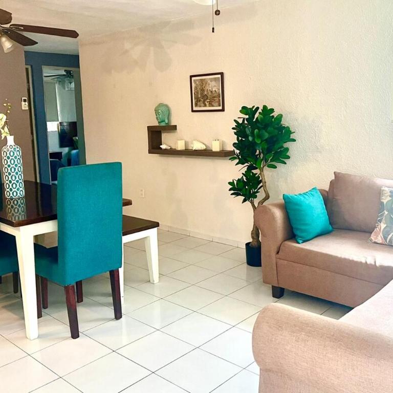 Departamento en Cancún Céntrico con piscina Renta de autos y tours - Three-Bedroom Apartment - 7