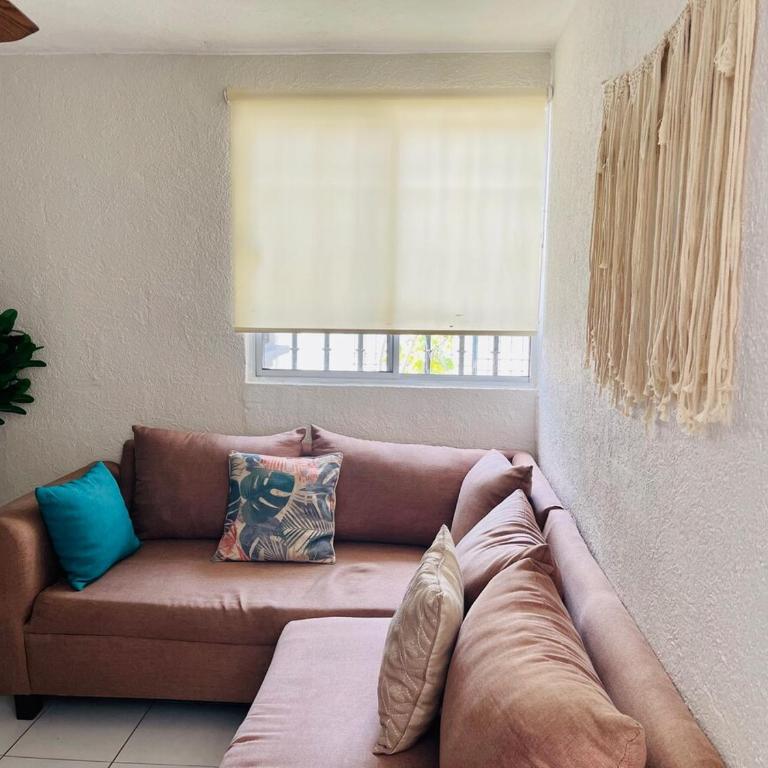 Departamento en Cancún Céntrico con piscina Renta de autos y tours - Three-Bedroom Apartment - 25
