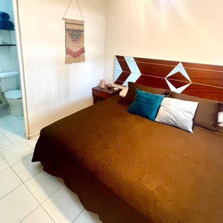 Departamento en Cancún Céntrico con piscina Renta de autos y tours - Three-Bedroom Apartment - 28