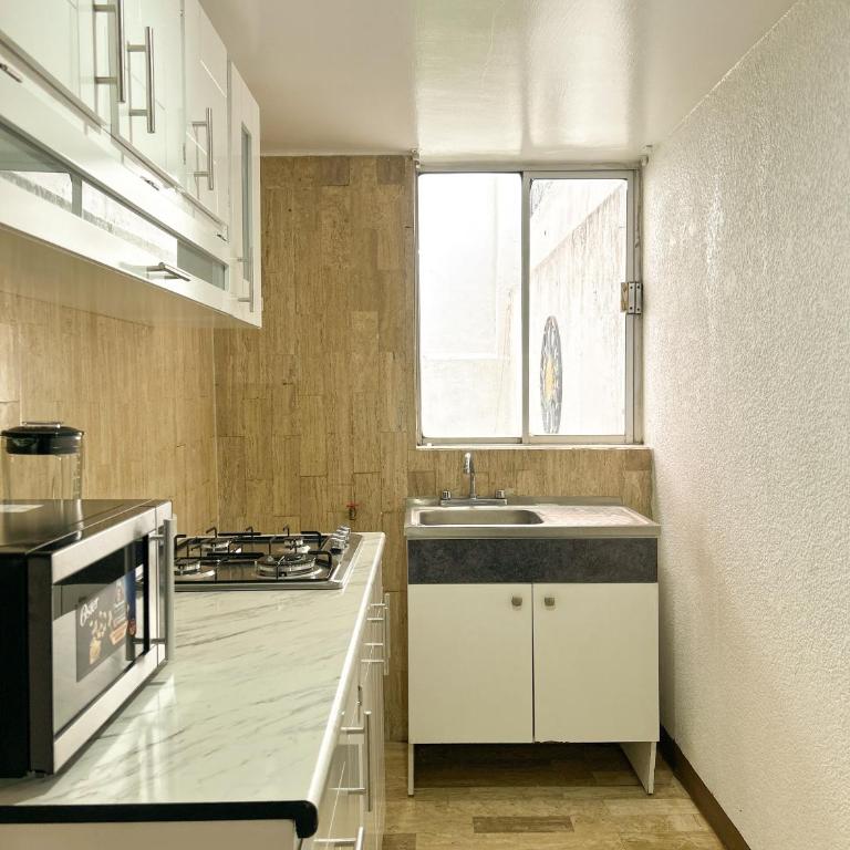 Departamento con Terraza cerca de Av Juárez - Two-Bedroom Family Apartment - 9