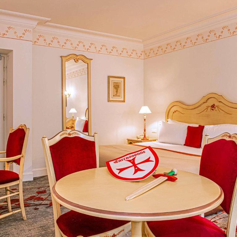 Hotel de la Cité Carcassonne - MGallery Collection - Chambre Familiale avec 1 Lit Double et 2 Lits Simples - 6