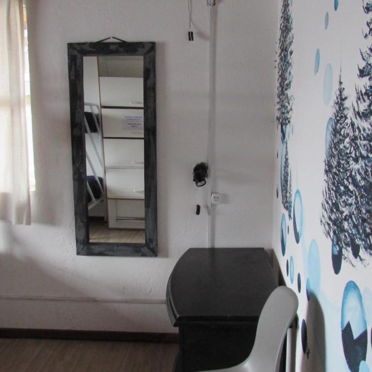 Berkana hostel Bariloche - Cama en habitación femenina compartida de 4 camas - 4