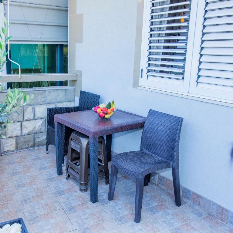 Apartment SM - One-Bedroom Apartment with Balcony and Sea View - 5