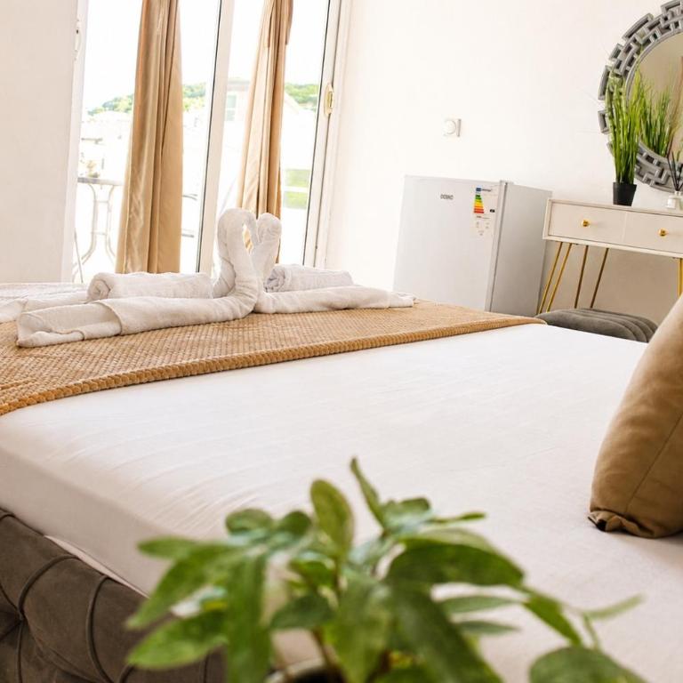 Apartments Katana - Doppelzimmer mit eigenem Bad - 2