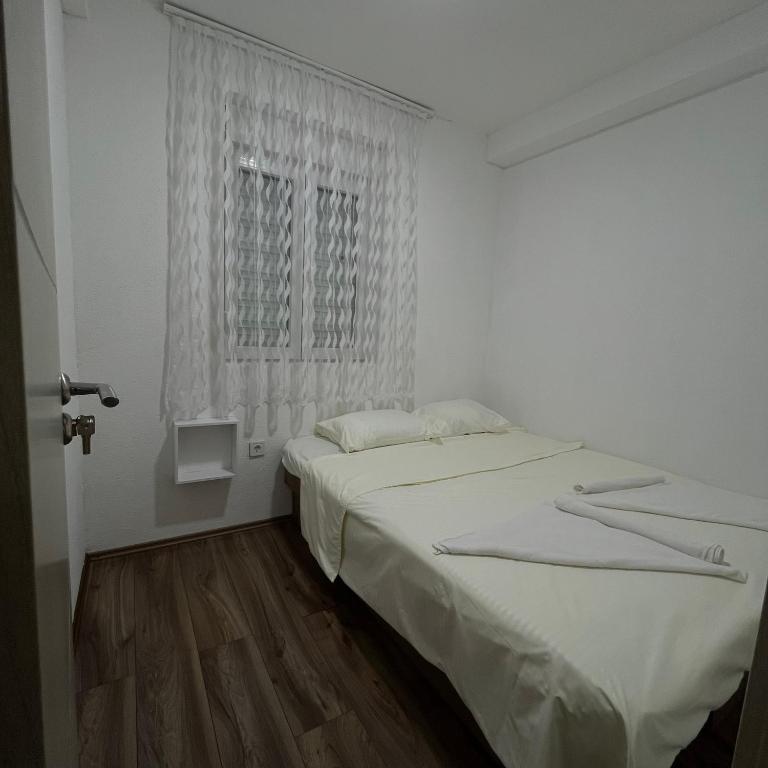 Apartmani Lutovac - Two-Bedroom Apartment - 9