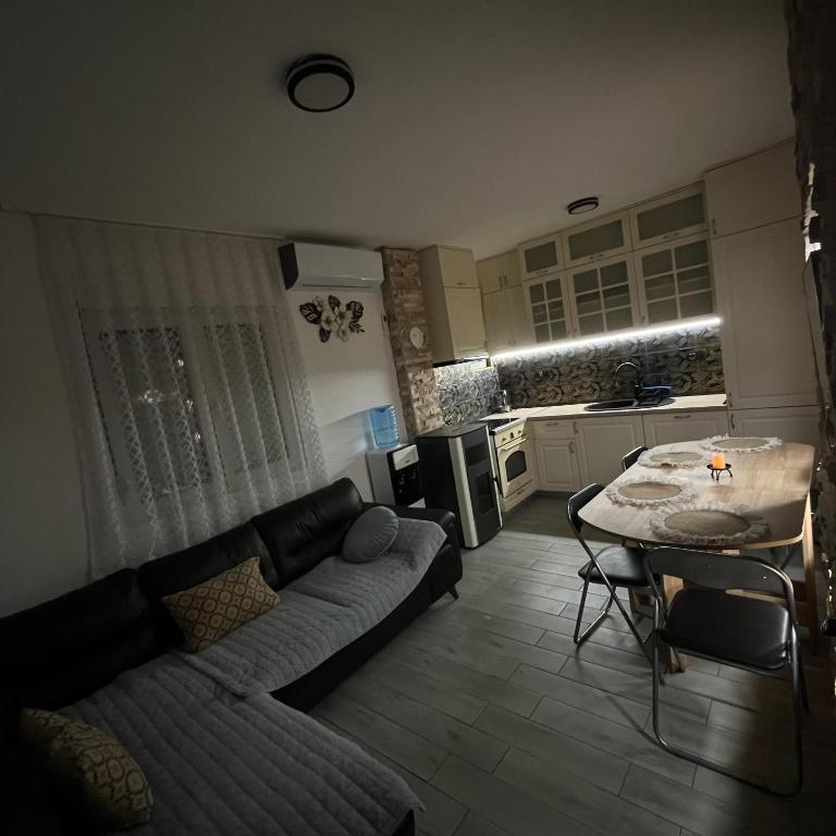 Apartmani Lutovac - Two-Bedroom Apartment - 5