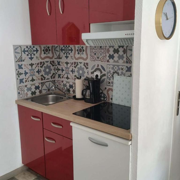 STE83 Le Lagon bleu - Flore 04 - rez de jardin avec terrain privatif - tennis - piscine pour 4 personnes - Appartement 1 Chambre avec Jardin - 4