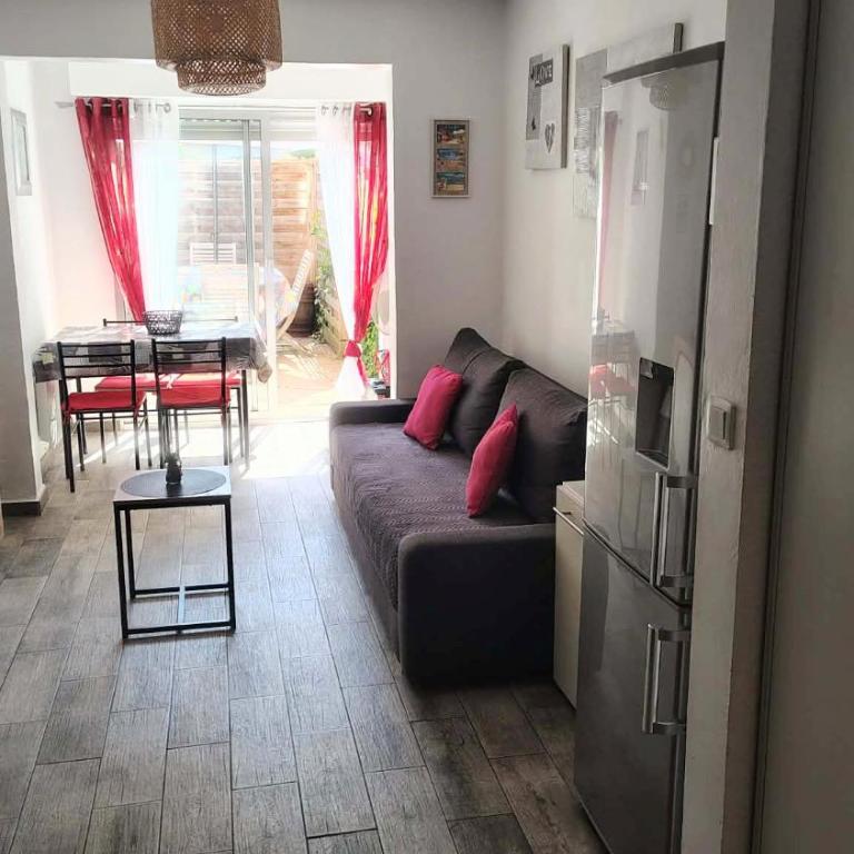 STE83 Le Lagon bleu - Flore 04 - rez de jardin avec terrain privatif - tennis - piscine pour 4 personnes - Appartement 1 Chambre avec Jardin - 9