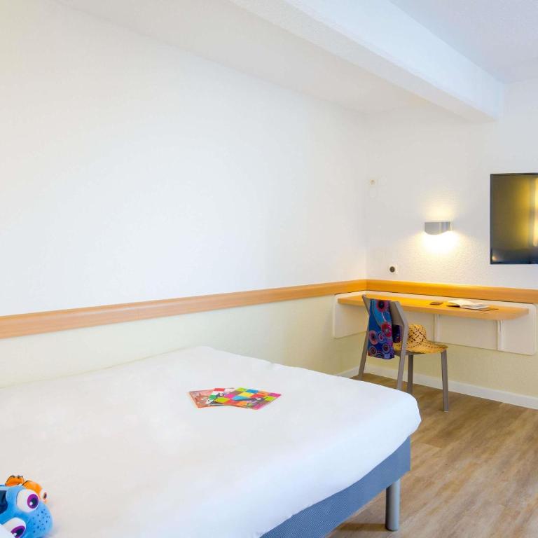 Ibis Budget Fréjus St Raphaël centre plages gare TGV - Chambre Familiale - 3