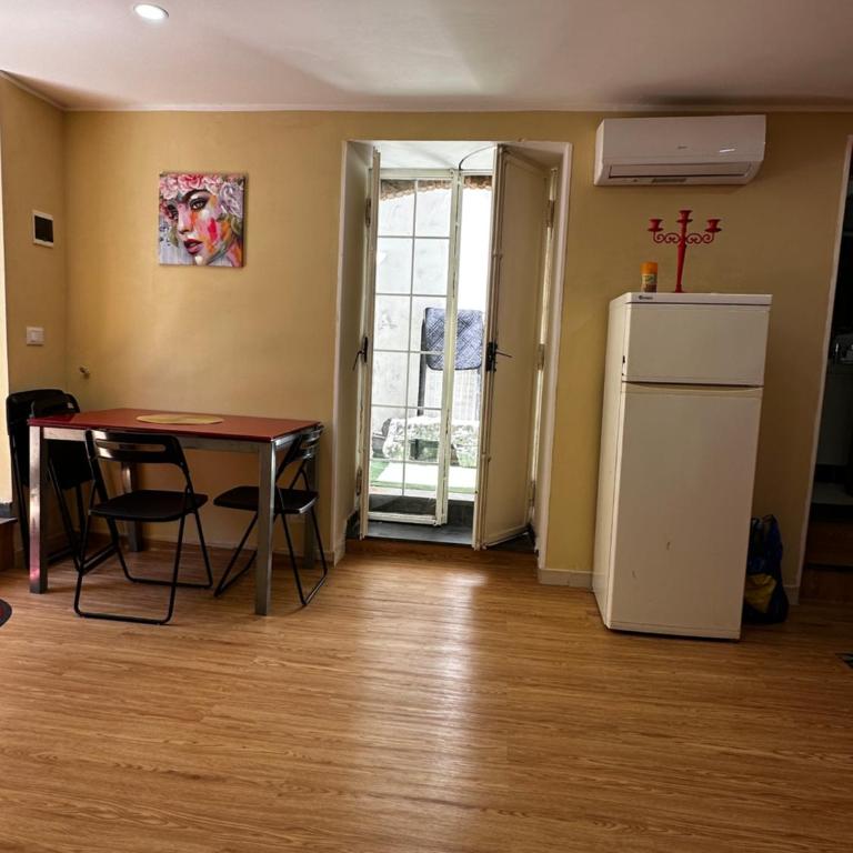Plebiscito House I - Two-Bedroom House - 4