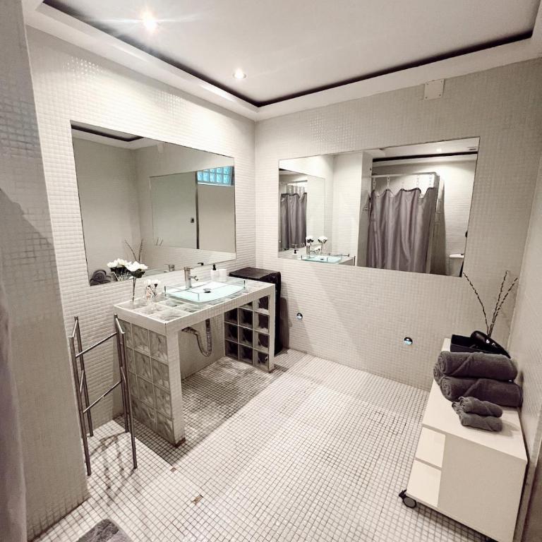 Exclusive studio next to Gran Vía with a jacuzzi - Apartamento de 1 dormitorio - 15