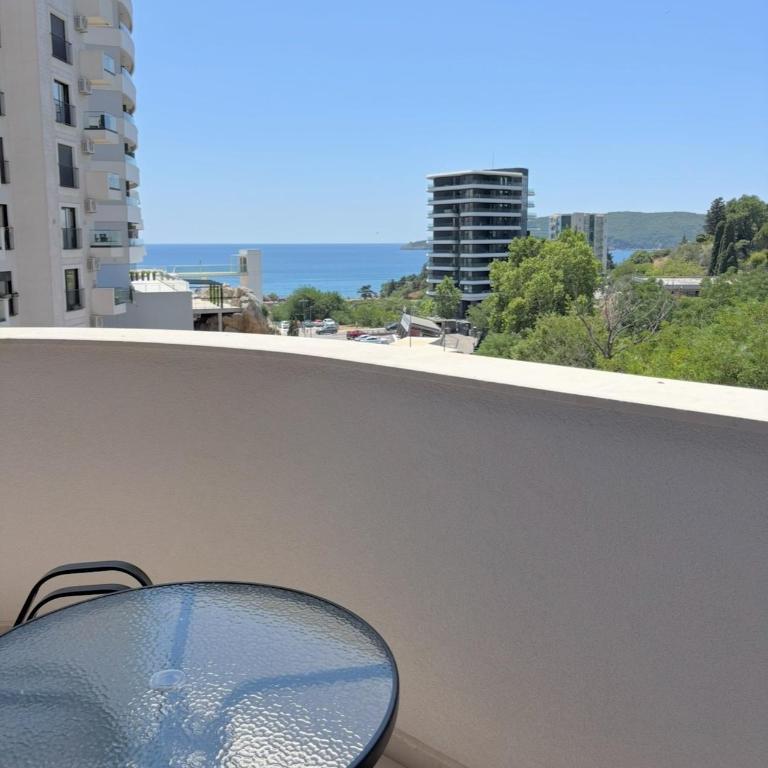Luxury 2BR Sea View & Garage & Twin Towers Becici - Appartement 2 Chambres avec Terrasse et Vue sur la Mer - 5