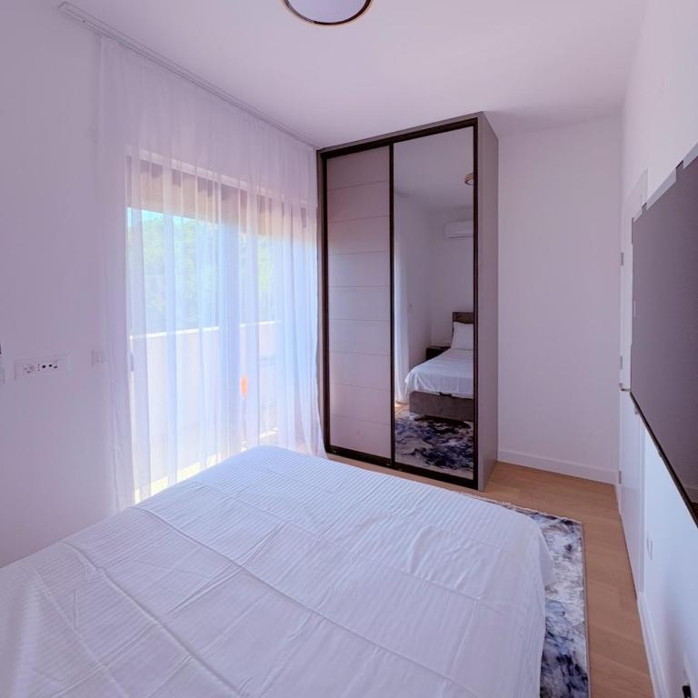 Luxury 2BR Sea View & Garage & Twin Towers Becici - Appartement 2 Chambres avec Terrasse et Vue sur la Mer - 24