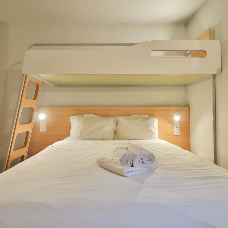 Hotel ibis budget Aix Les Bains - Grésy - Chambre Familiale Standard - 9