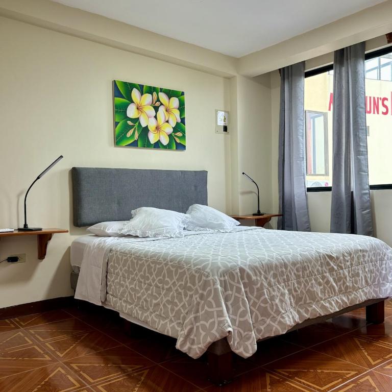 Stay With Islanders! - One-Bedroom Apartment with Balcony and Sea View - 12