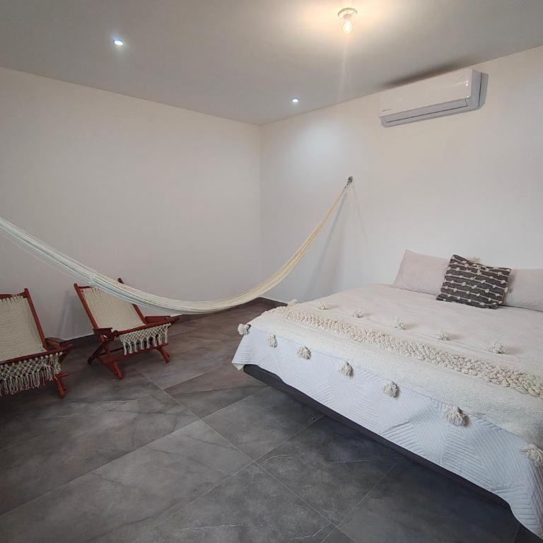 Casa Nueva cerca BBVA y Parque Fundidora - Casa de 4 dormitorios - 1