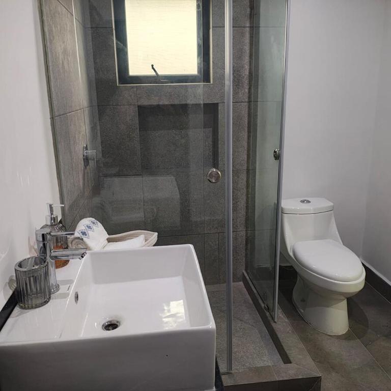 Casa Nueva cerca BBVA y Parque Fundidora - Casa de 4 dormitorios - 5