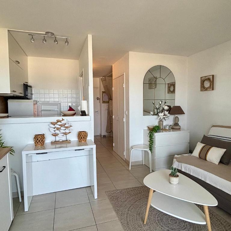 Studio cabine vue mer, parking sécurisé - pers. - FR-1-748-38 - Apartment - 5