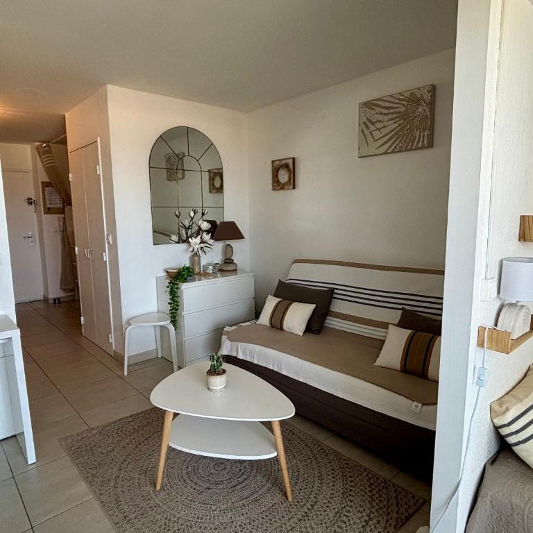 Studio cabine vue mer, parking sécurisé - pers. - FR-1-748-38 - Apartment - 6