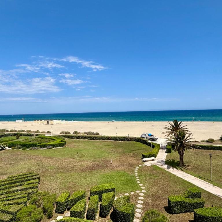 Studio cabine vue mer, parking sécurisé - pers. - FR-1-748-38 - Apartment - 13