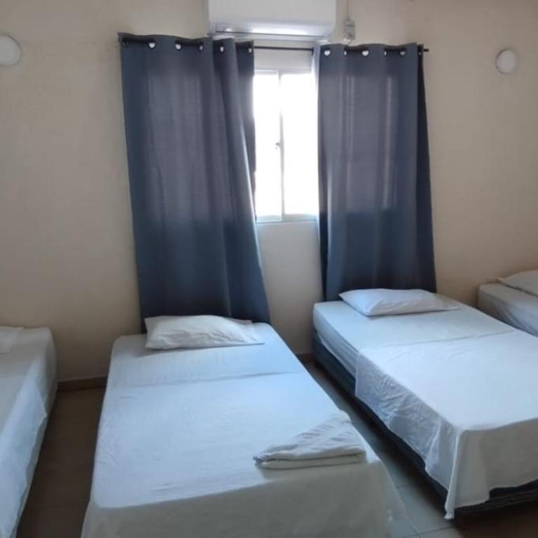 Hotel Almirante Padilla - Quadruple Room - 5
