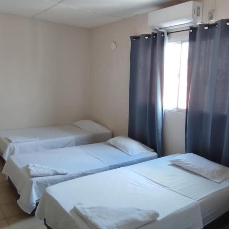 Hotel Almirante Padilla - Quadruple Room - 4