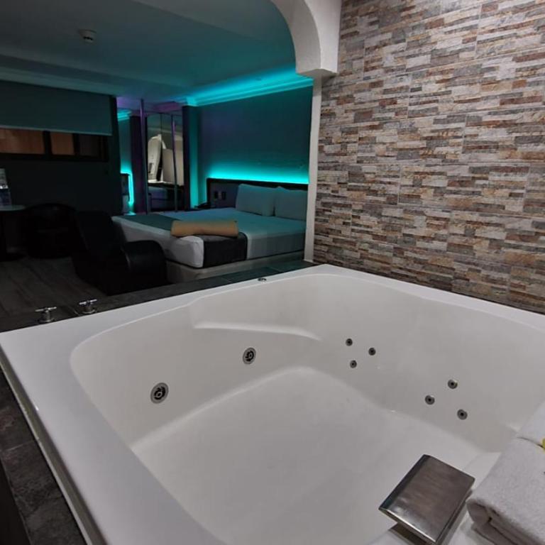 Real La Viga Motel - Doppelzimmer mit Whirlpool-Badewanne - 2