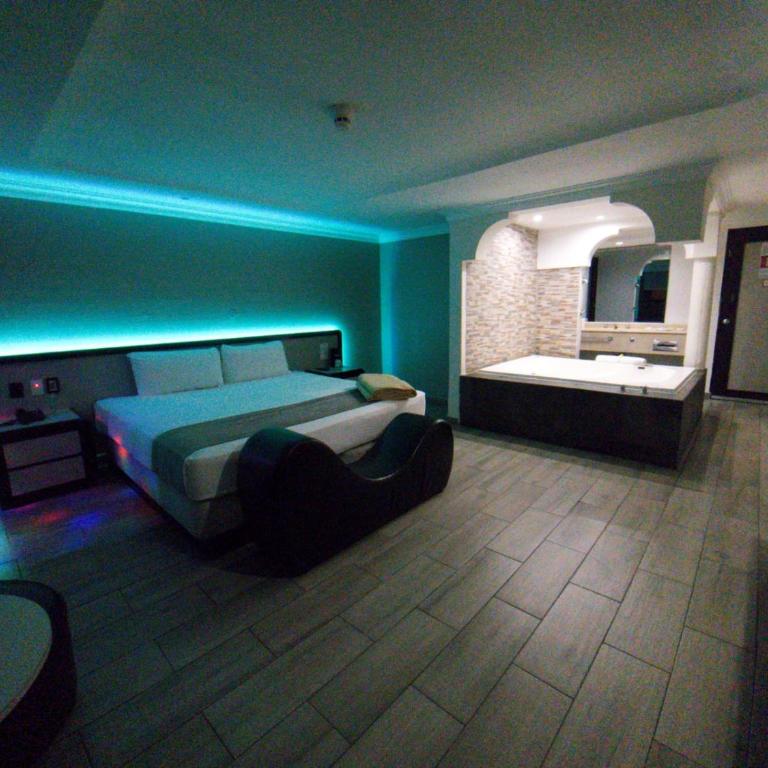 Real La Viga Motel - Doppelzimmer mit Whirlpool-Badewanne - 3