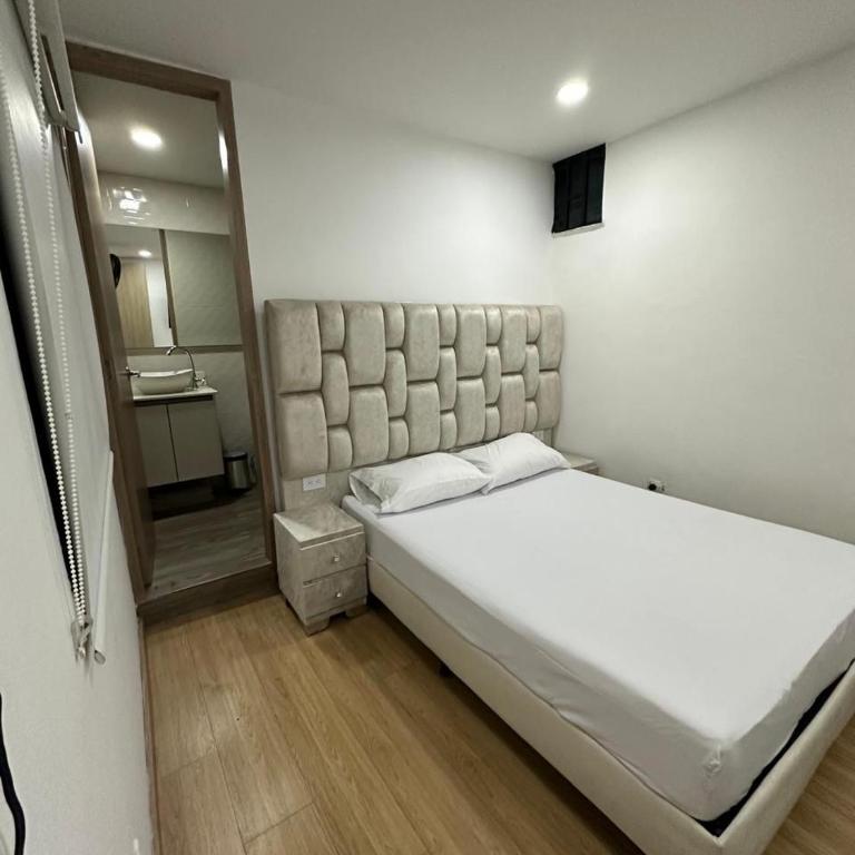 Laureles de lujo - Two-Bedroom Apartment - 7