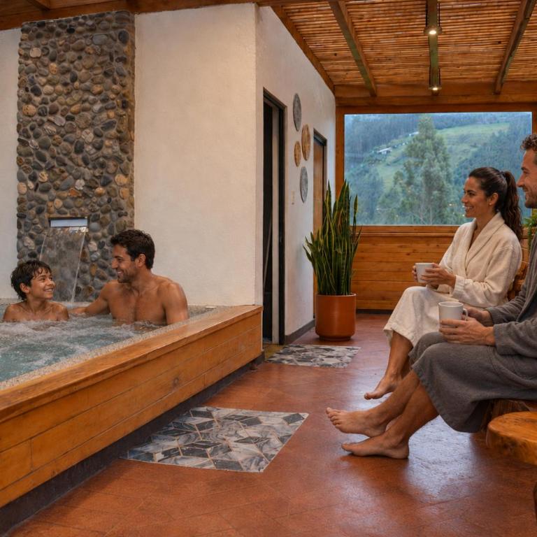 Vacaciones en Cuenca, quédate en Picota Cucho una encantadora quinta VIP con jacuzzi, turco, zona BBQ a 10km del centro de la ciudad - 20 huéspedes - 3 habitaciones - Three-Bedroom Villa - 2