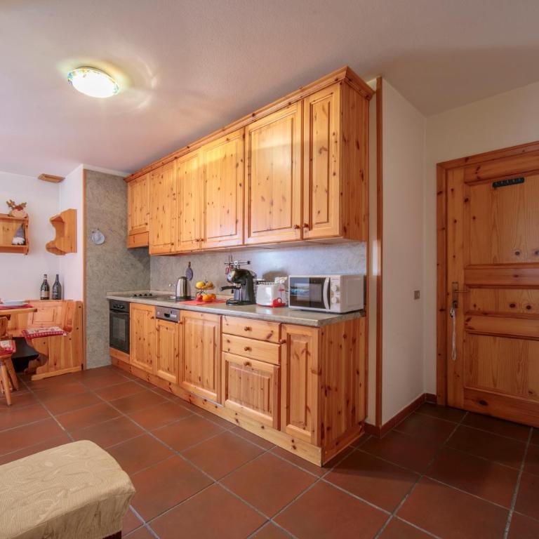 Martina Ski in - Ski out 50m - Happy Rentals - Apartment with Mountain View - 5