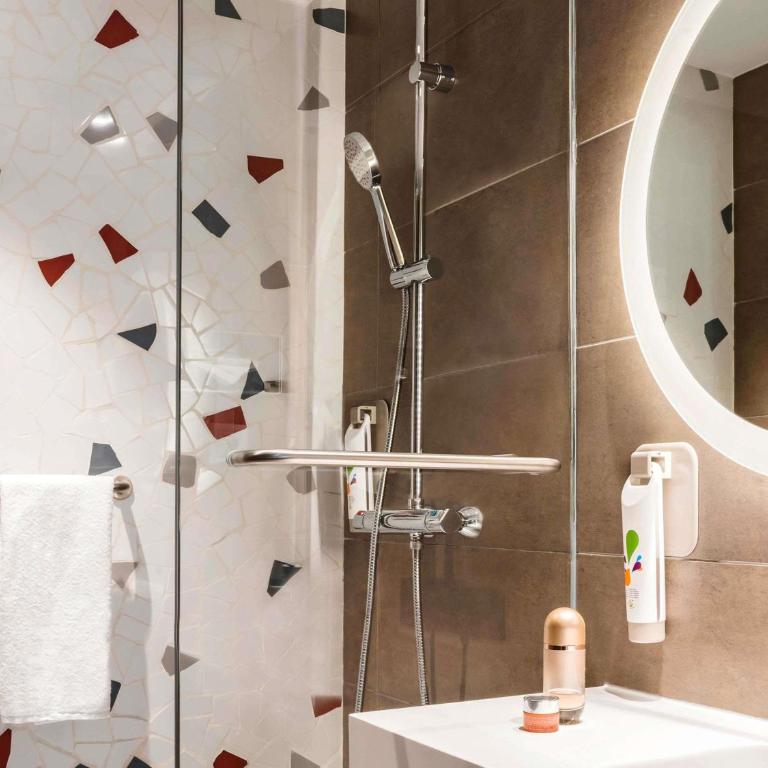 ibis Styles Barcelona City Bogatell - Habitación Familiar Estándar - 2