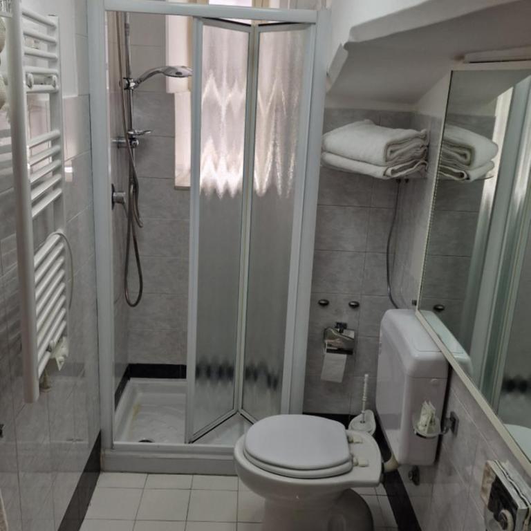Vittoria Guest House Salerno - Monolocale Familiare - 4