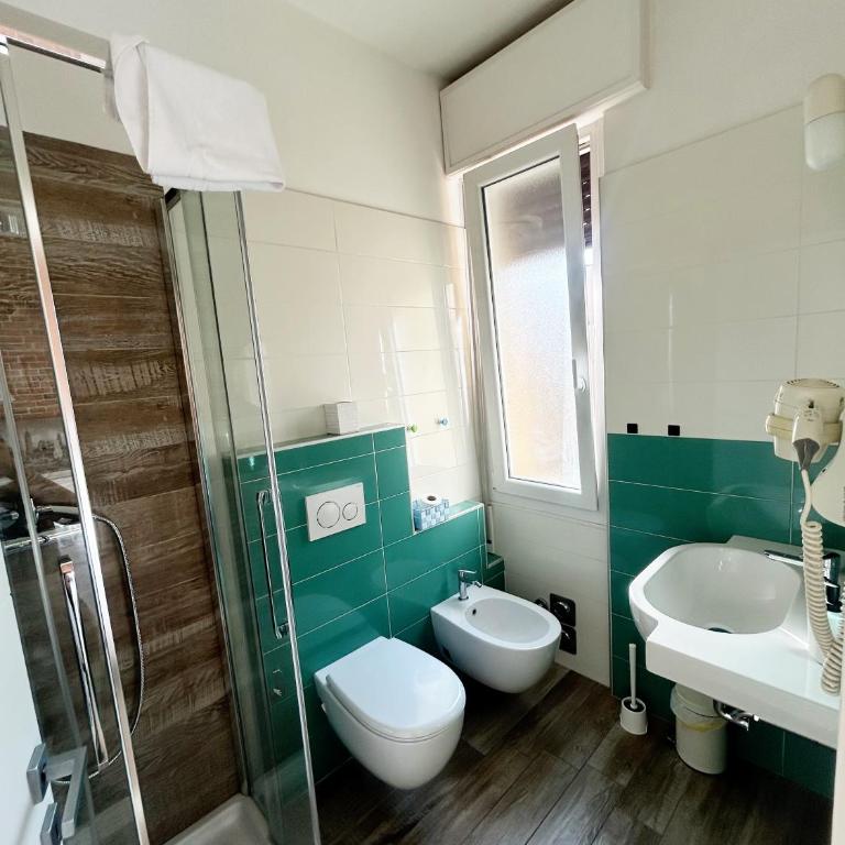 B&B GATE 10 FIERA Bologna - Camera Matrimoniale con Bagno Privato - 4