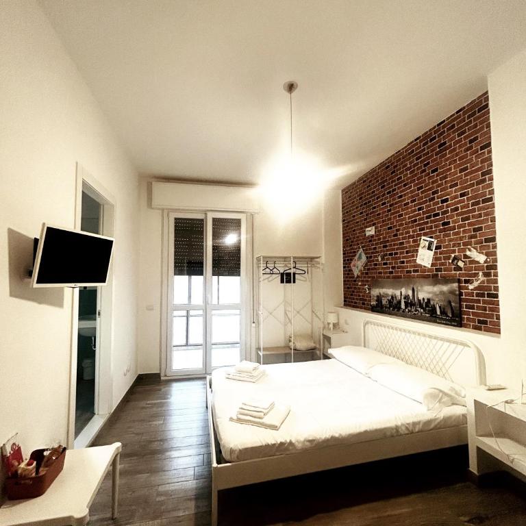 B&B GATE 10 FIERA Bologna - Camera Matrimoniale con Bagno Privato - 7
