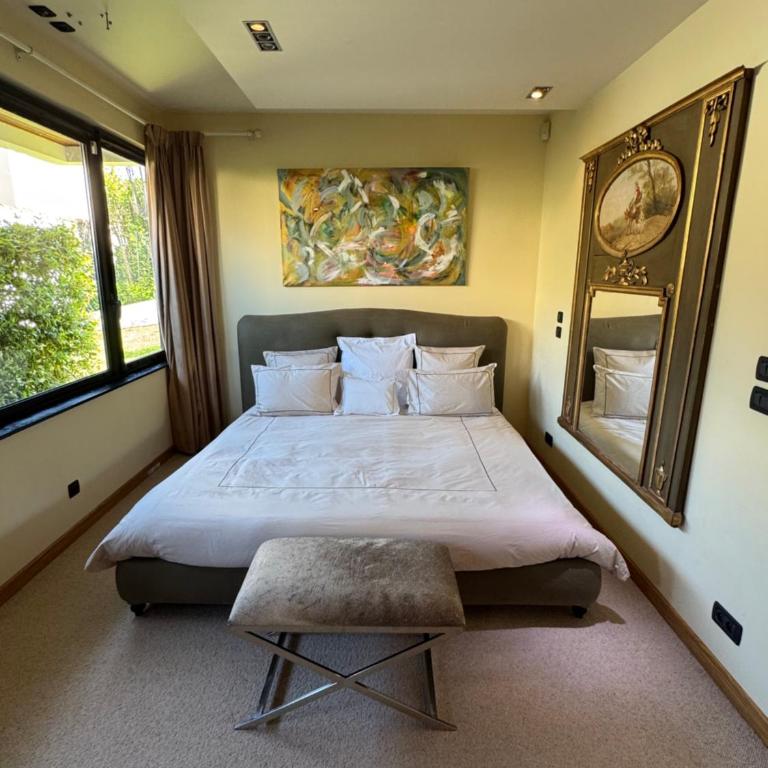 Cap d'Antibes Luxury Family Villa - Three-Bedroom Apartment - 10