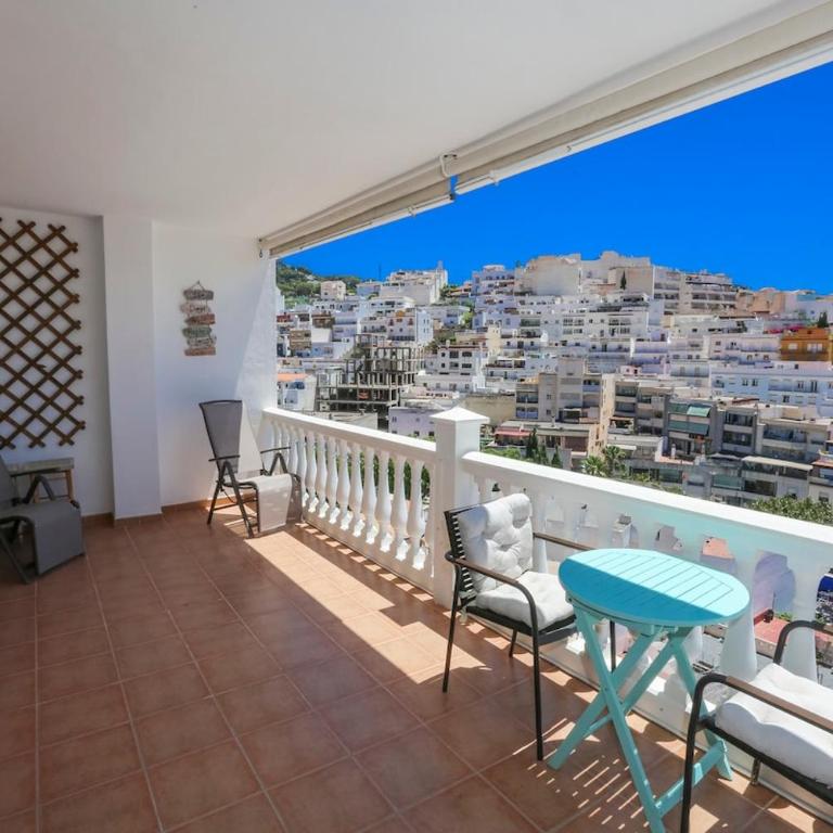 Stunning 2BR Apartment with Panoramic Sea Views - Two-Bedroom Apartment - 13